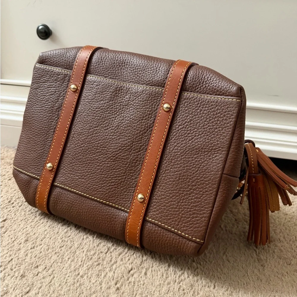 Dooney & Bourke Brown Pebble Leather Bristol Bag w/ Red Lining EUC!!! - Picture 6 of 12